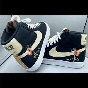 Men’s Size 7 - Nike Blazer Mid 77 Pomegrante Casual Sneakers - Cl1166-001